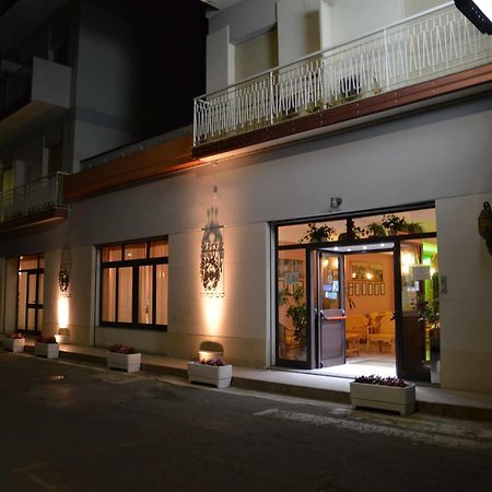 Hotel Virgilio トロペーア エクステリア 写真