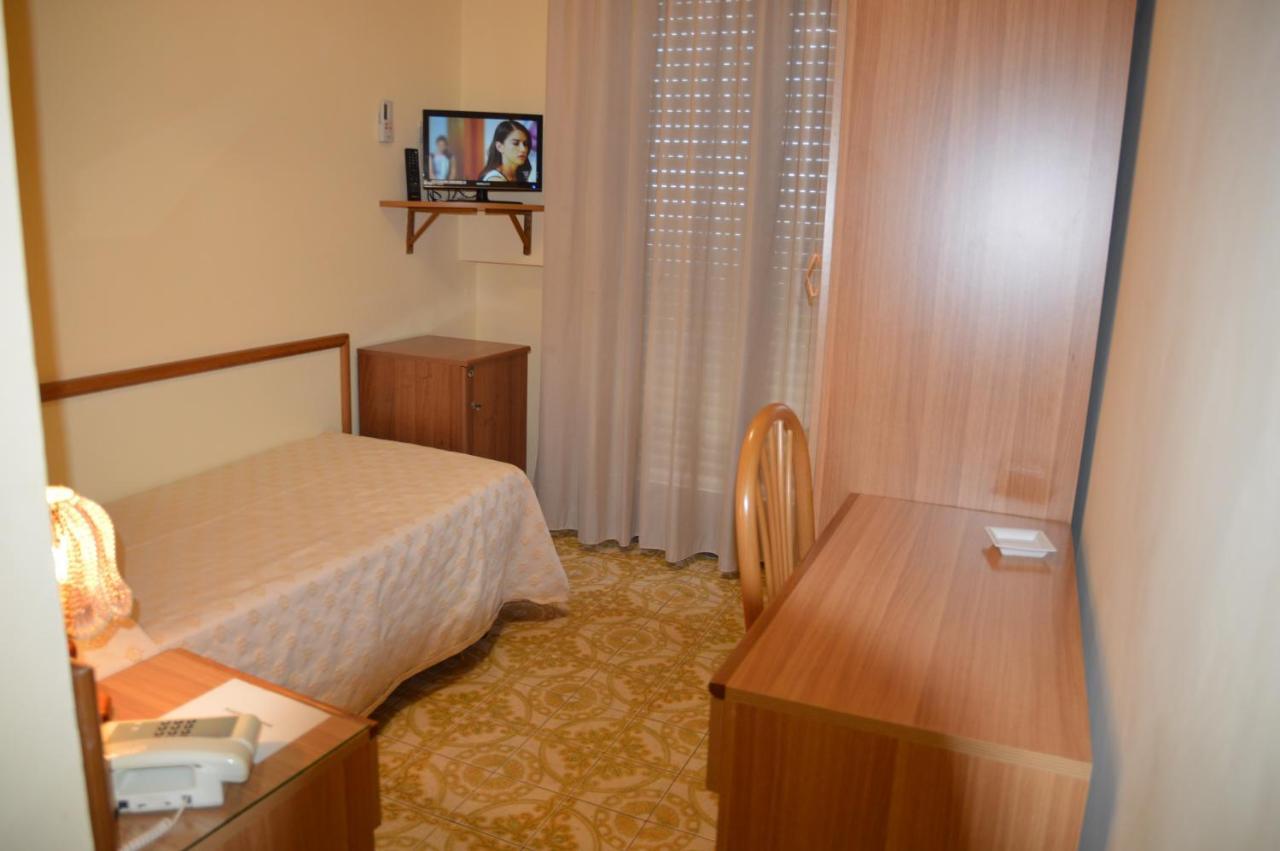 Hotel Virgilio トロペーア エクステリア 写真