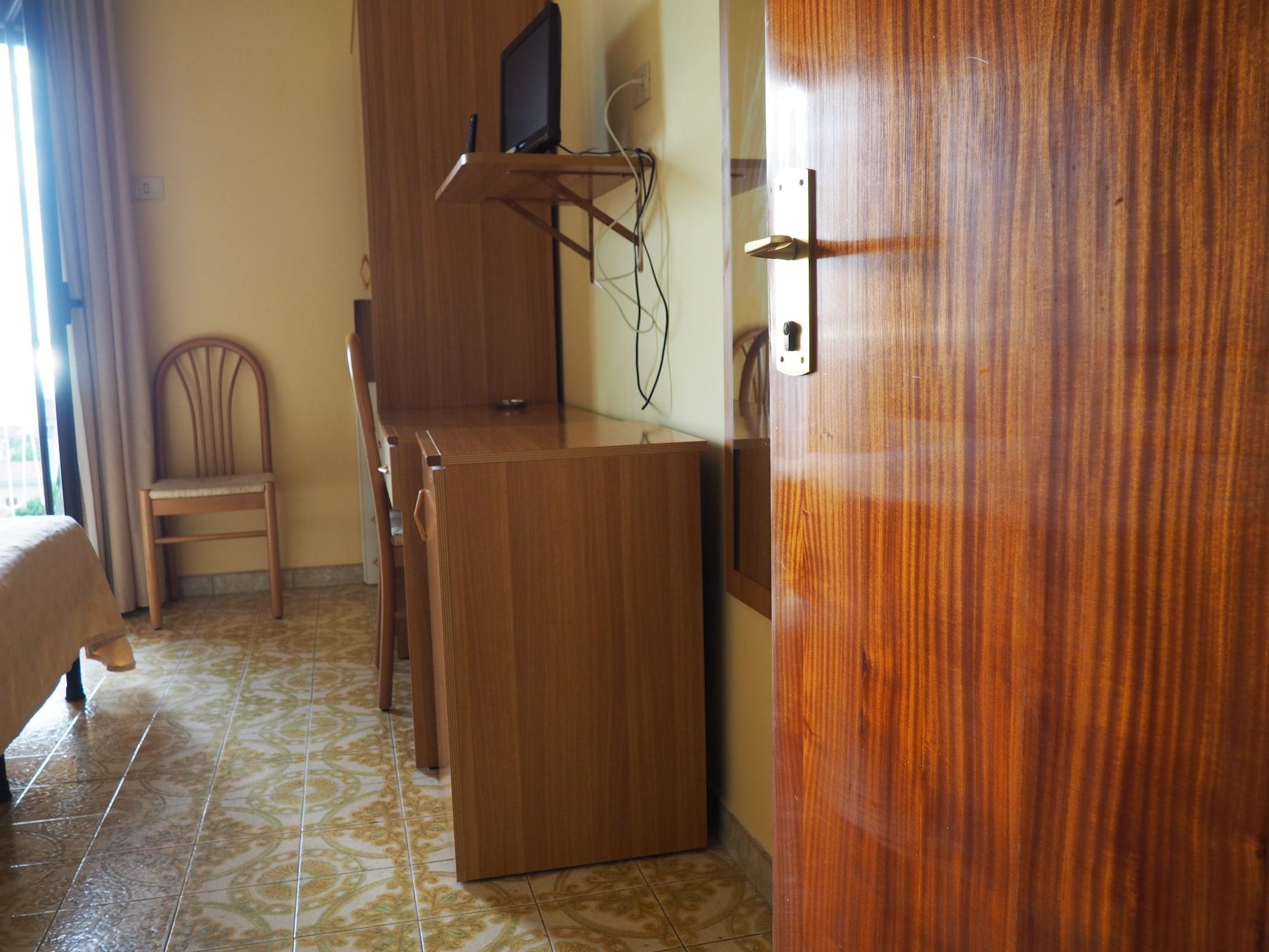 Hotel Virgilio トロペーア エクステリア 写真