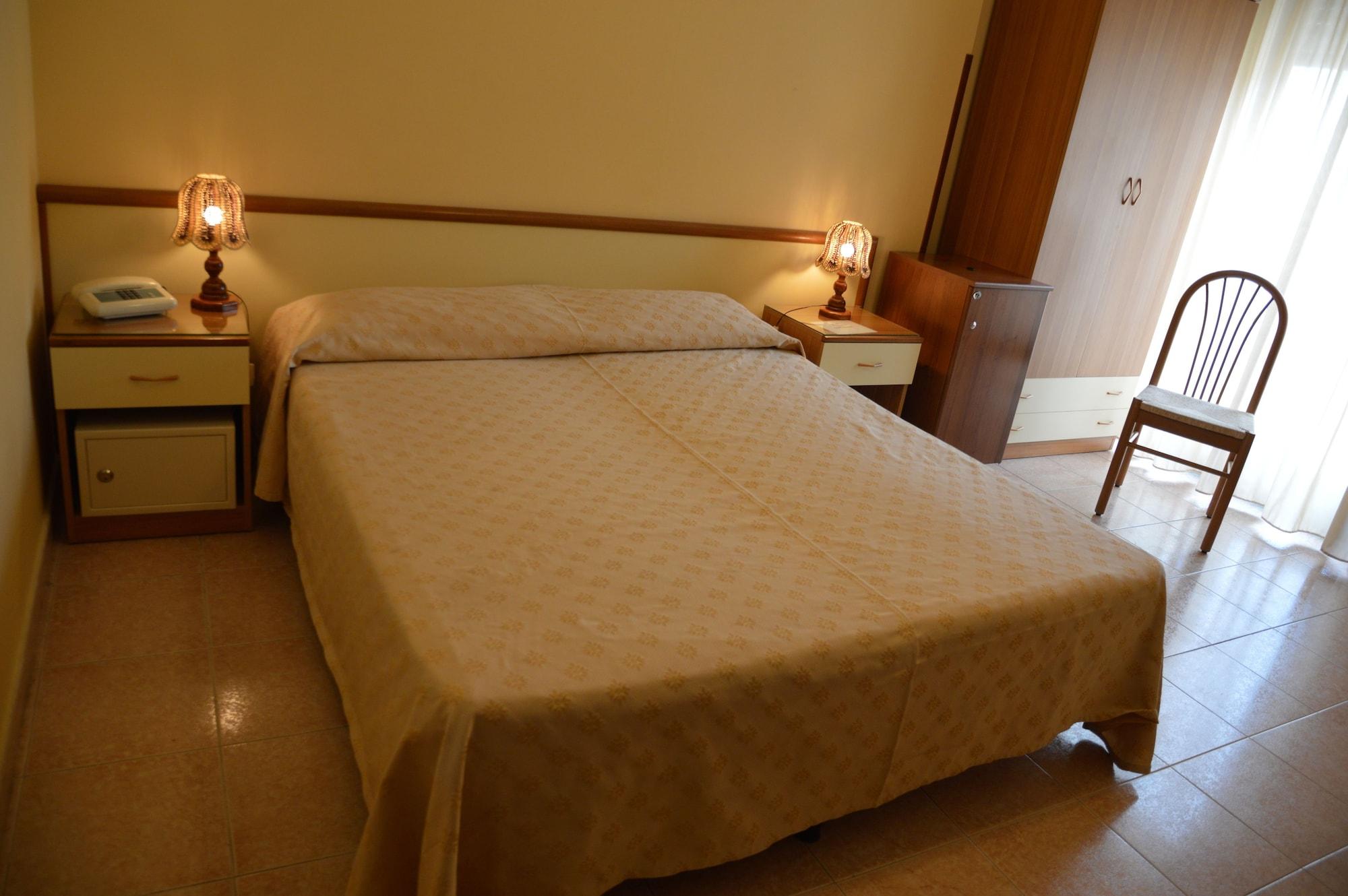 Hotel Virgilio トロペーア エクステリア 写真
