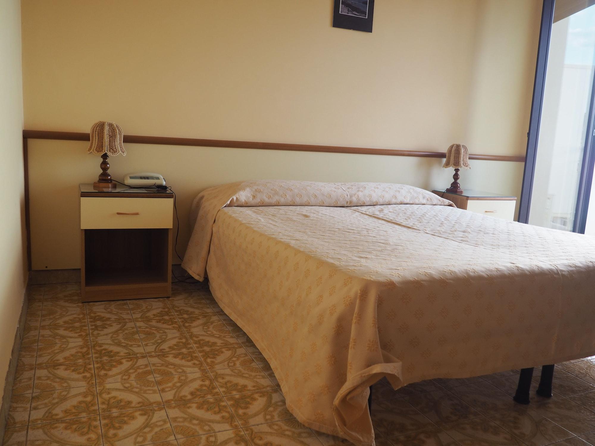 Hotel Virgilio トロペーア エクステリア 写真